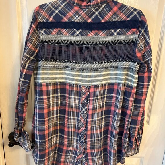 Free People We The Free Paneled Pink & Blue Plaid Shirt Size Medium - Picture 11 of 11